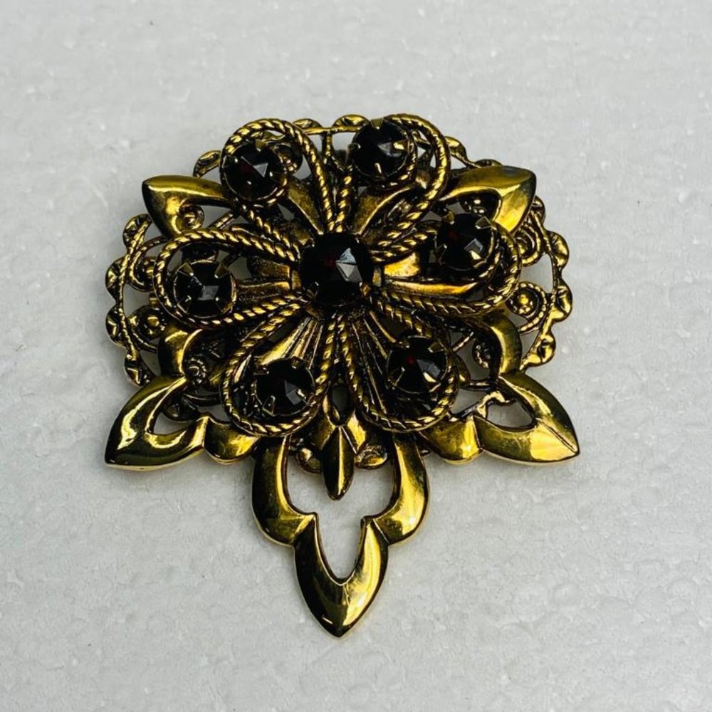 Vintage Flower Design Rose Cut Accents Pin
